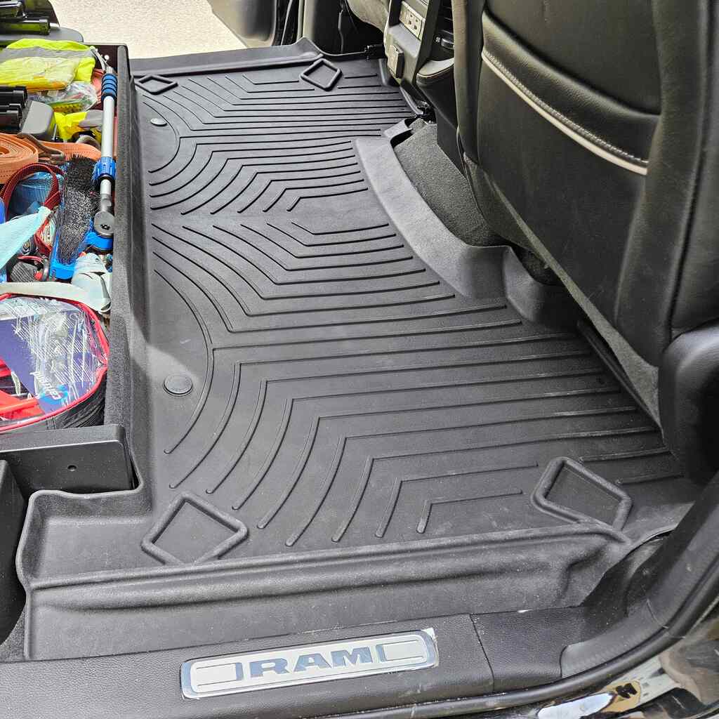 Toyota Land Cruiser J120 / Lexus GX470 (2003-2009) 2nd Row Car Mat - 5-Door - WeatherTech CH