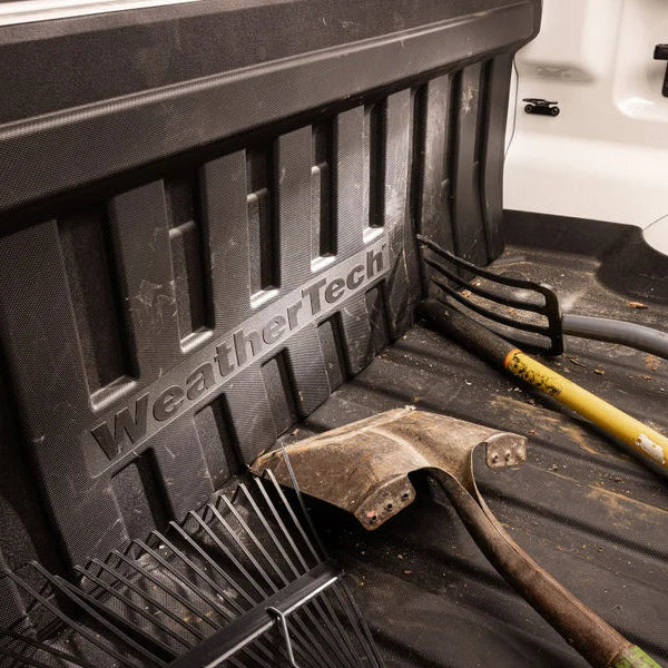 Protection arrière de cabine pour Ford Lightning F-150 avec rangement pour outils de travail, par WeatherTech