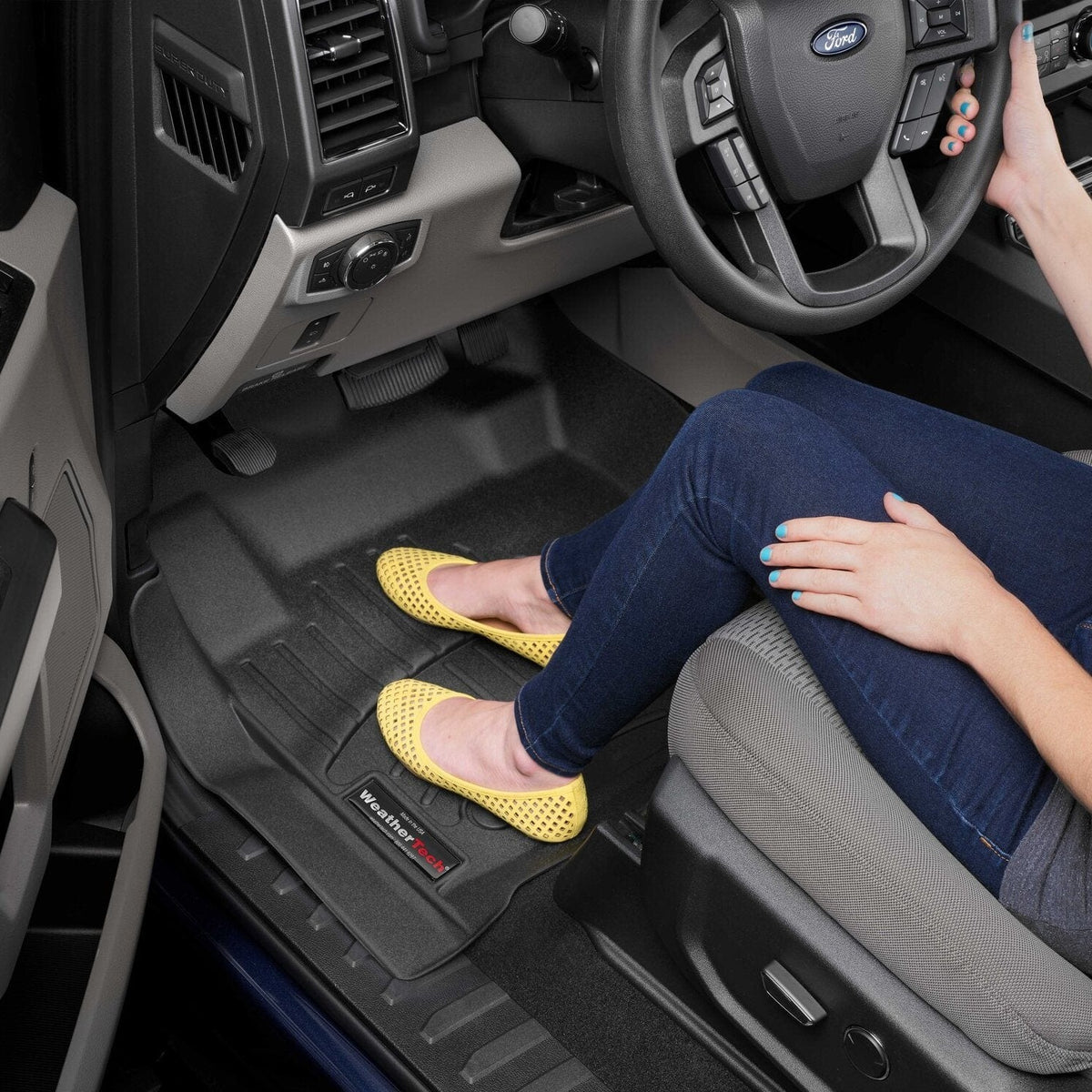 Tapis de sol pour voiture offrant la meilleure adaptation, par WeatherTech